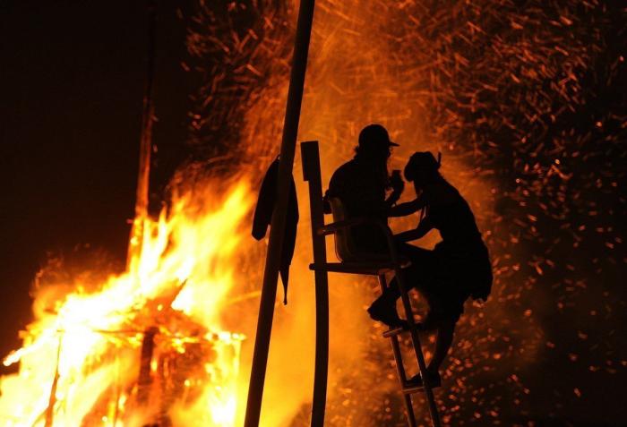 Noche de San Juan 2013: Las hogueras, en fotos