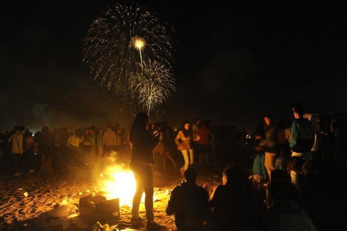 Noche de San Juan 2013: Las hogueras, en fotos