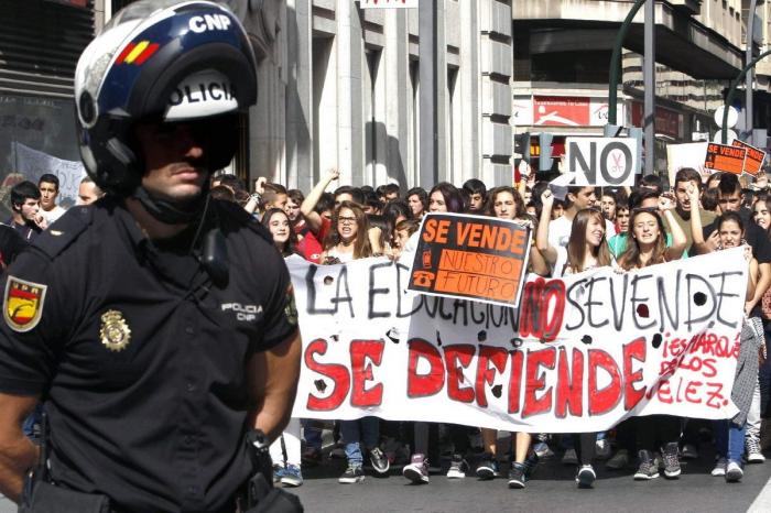 Los estudiantes salen a la calle para decir 'No al 3+2' de Wert