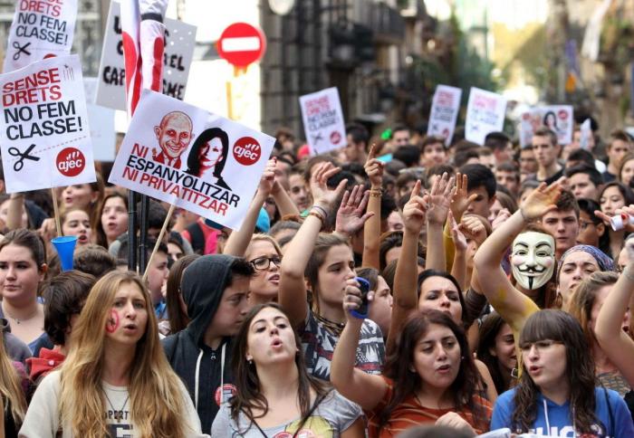 Los estudiantes salen a la calle para decir 'No al 3+2' de Wert