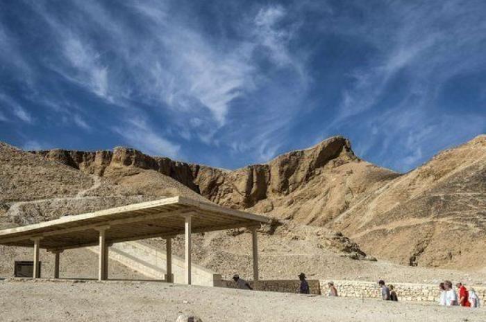 Un análisis en la tumba de Tutankamón determina que hay "algo" tras sus muros