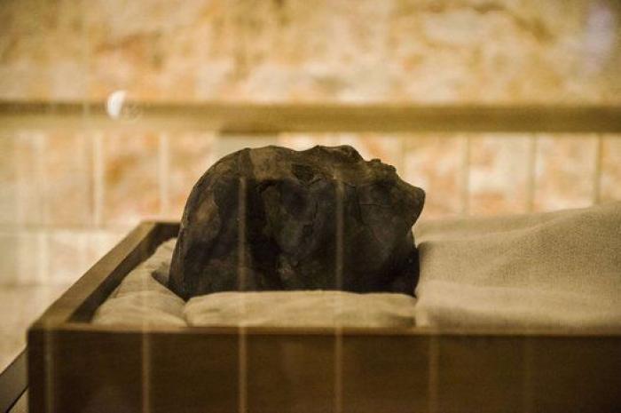 Un análisis en la tumba de Tutankamón determina que hay "algo" tras sus muros