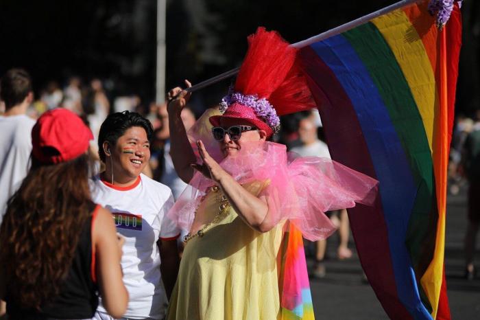 Agresión homófoba en Sevilla: un hombre acaba con la nariz rota tras un ataque en una discoteca