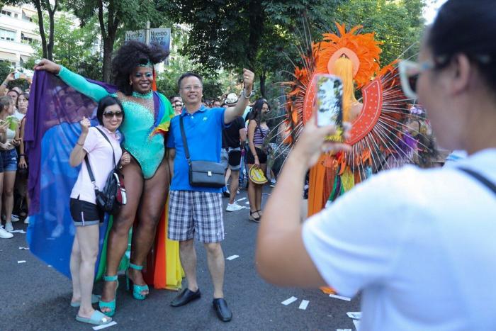 Agresión homófoba en Sevilla: un hombre acaba con la nariz rota tras un ataque en una discoteca