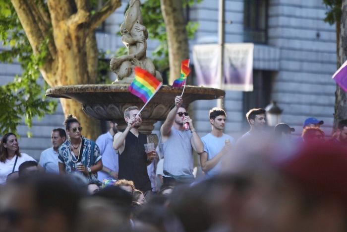 Agresión homófoba en Sevilla: un hombre acaba con la nariz rota tras un ataque en una discoteca