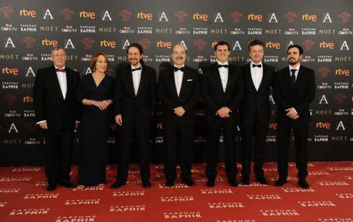 Pablo Iglesias sorprende con esmoquin y pajarita en los premios Goya 2016 (FOTOS)