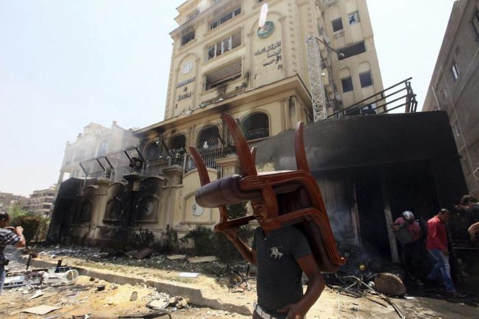 Golpe de Estado en Egipto: El Ejército suspende la Constitución y aparta a Morsi