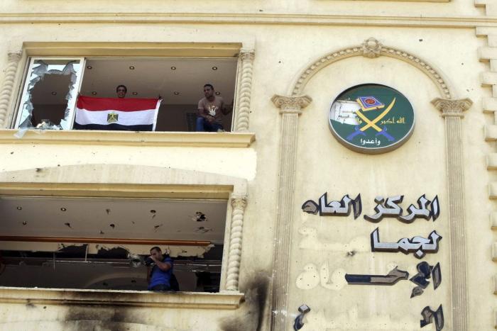 Golpe de Estado en Egipto: El Ejército suspende la Constitución y aparta a Morsi