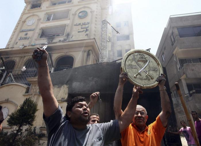 Golpe de Estado en Egipto: El Ejército suspende la Constitución y aparta a Morsi