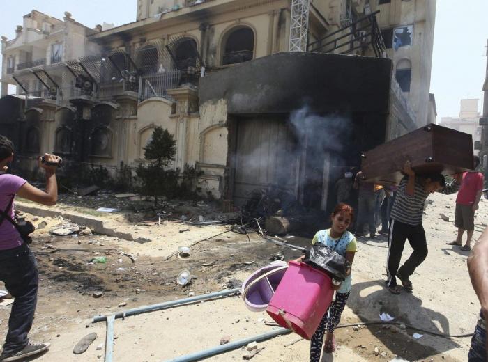 Golpe de Estado en Egipto: El Ejército suspende la Constitución y aparta a Morsi