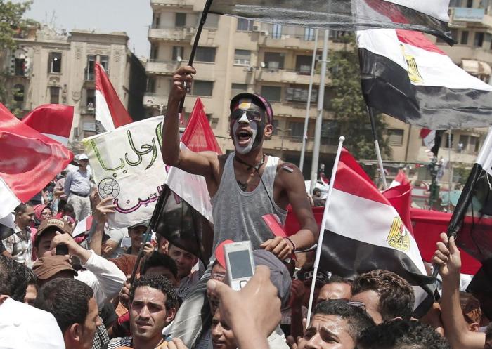 Golpe de Estado en Egipto: El Ejército suspende la Constitución y aparta a Morsi