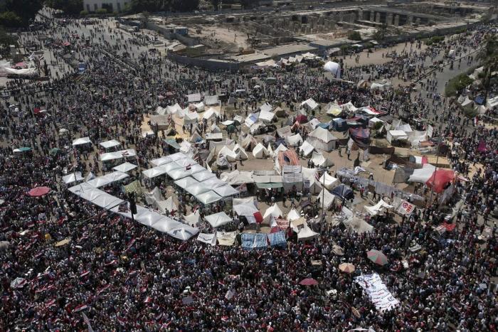 Golpe de Estado en Egipto: El Ejército suspende la Constitución y aparta a Morsi