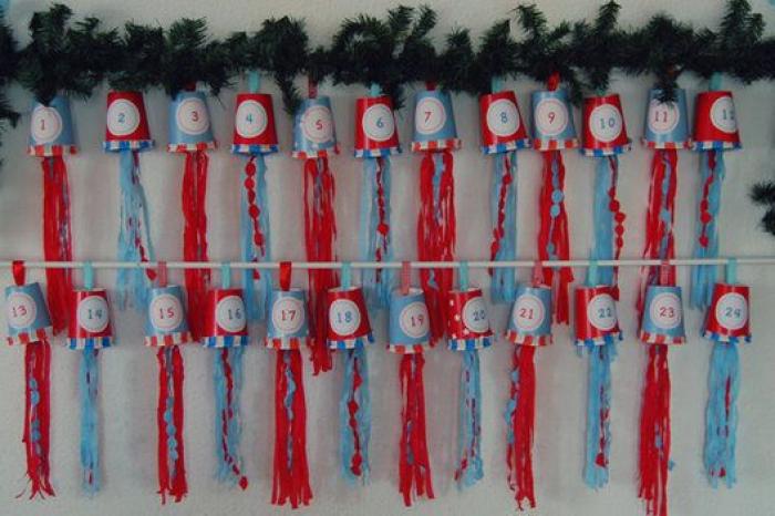 ¿Eres capaz de localizar el Papá Noel que lleva dinero en lugar de regalos en el saco?