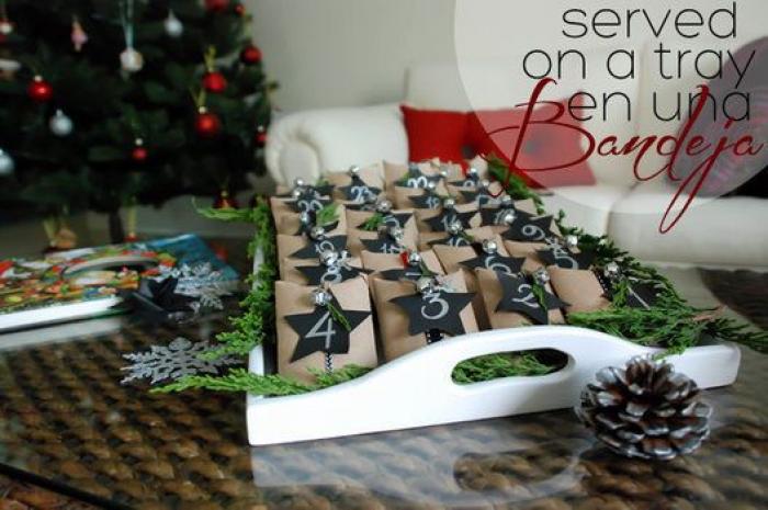 ¿Eres capaz de localizar el Papá Noel que lleva dinero en lugar de regalos en el saco?