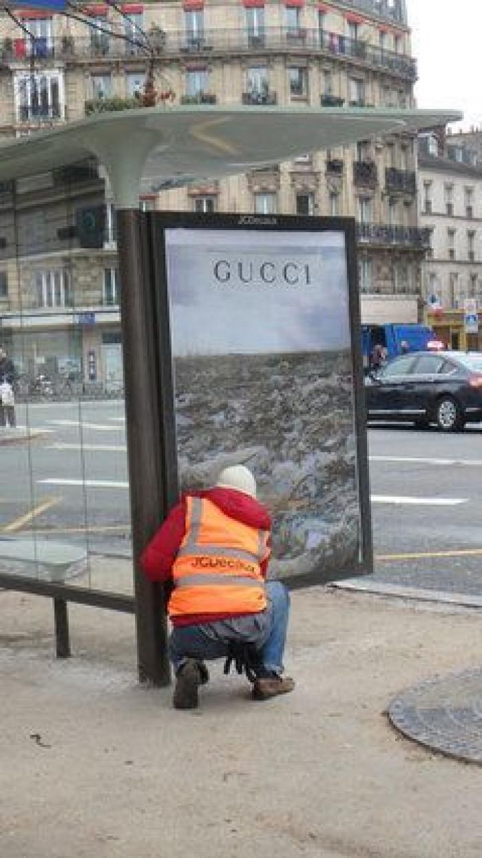 Así recuerdan los activistas de Brandalism al Grupo Volkswagen su 'dieselgate'