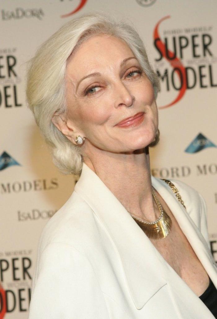 Carmen Dell'Orefice, 82 años y 66 de ellos haciendo portadas (FOTOS, VÍDEO)