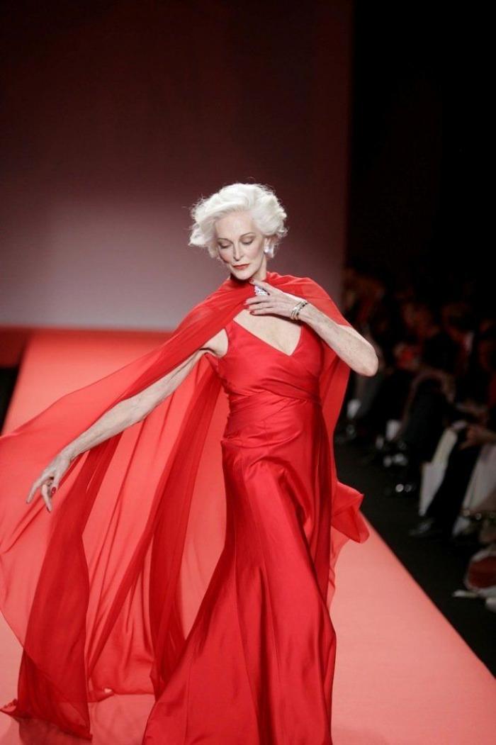 Carmen Dell'Orefice, 82 años y 66 de ellos haciendo portadas (FOTOS, VÍDEO)