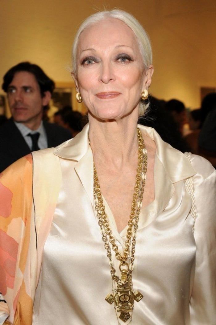 Carmen Dell'Orefice, 82 años y 66 de ellos haciendo portadas (FOTOS, VÍDEO)