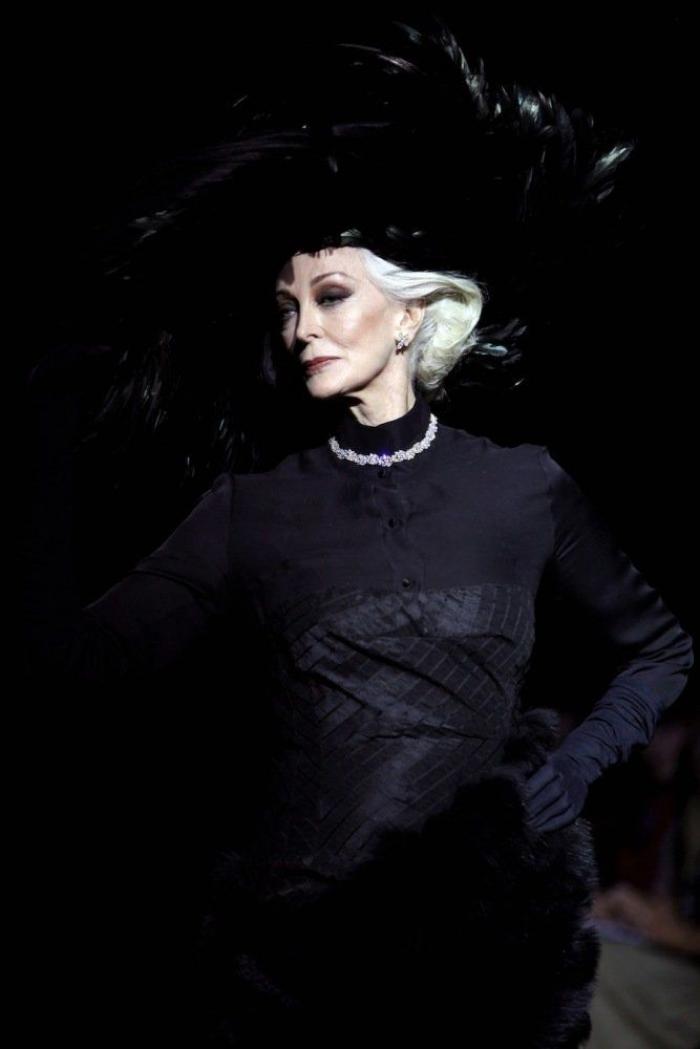 Carmen Dell'Orefice, 82 años y 66 de ellos haciendo portadas (FOTOS, VÍDEO)