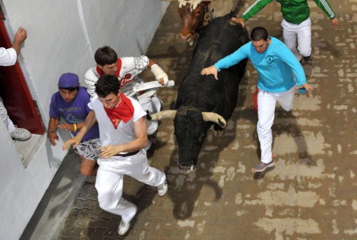 Sexto encierro de San Fermín 2013: primeros heridos de asta de las fiestas (VÍDEO, FOTOS)