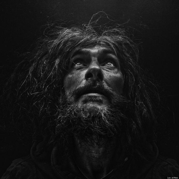 Los retratos del fotógrafo Lee Jeffries para concienciar sobre las personas sin hogar (FOTOS)
