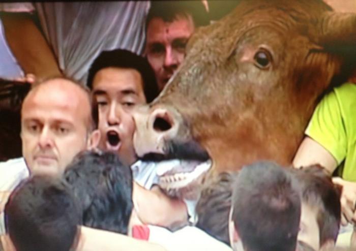 San Fermín 2013: Un angustioso penúltimo encierro de San Fermín acaba con 21 heridos (VÍDEO)