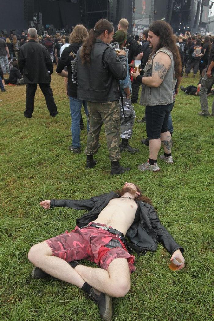 Gente que se queda dormida en público, gente que mola (FOTOS)