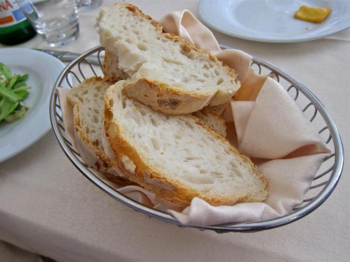 "Héroe sin capa": la magistral lección de un ciclista al conductor de este coche