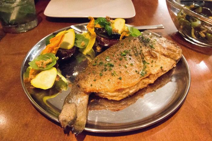 "Héroe sin capa": la magistral lección de un ciclista al conductor de este coche