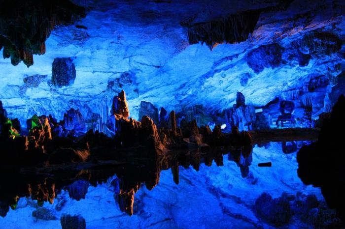 Buscan a tres espeleólogas catalanas en una cueva de Arredondo (Cantabria)