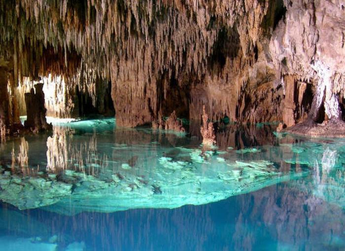 Buscan a tres espeleólogas catalanas en una cueva de Arredondo (Cantabria)