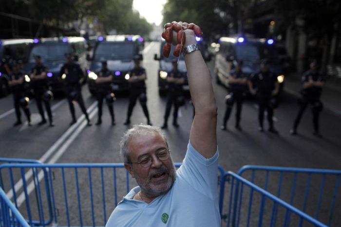 'Barbacoa de chorizos': Protestas en toda España ante las sedes del PP