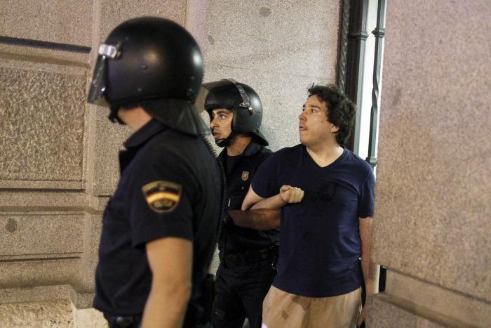 'Barbacoa de chorizos': Protestas en toda España ante las sedes del PP