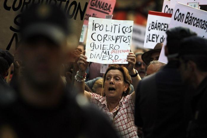 'Barbacoa de chorizos': Protestas en toda España ante las sedes del PP