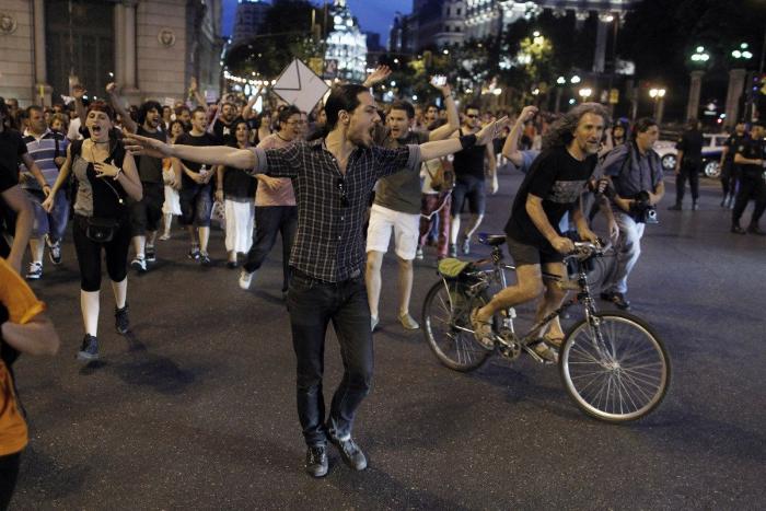 'Barbacoa de chorizos': Protestas en toda España ante las sedes del PP