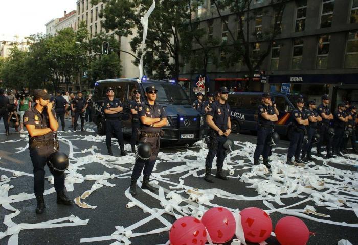 'Barbacoa de chorizos': Protestas en toda España ante las sedes del PP