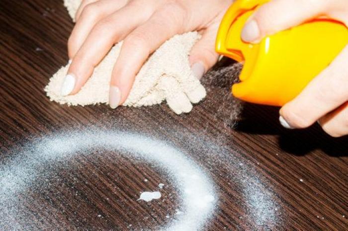 Fácil y barato: el truco definitivo para limpiar el cepillo de pelo