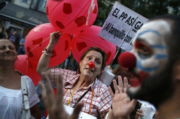 'Barbacoa de chorizos': Protestas en toda España ante las sedes del PP