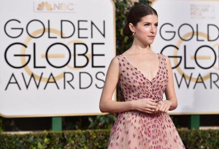 El 'photobomb' de Benedict Cumberbatch a Meryl Streep en los Globos de Oro (GIF)