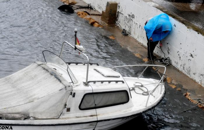 España, en aviso por la borrasca 'Karine' con riesgo extremo por olas en País Vasco, Asturias y Cantabria
