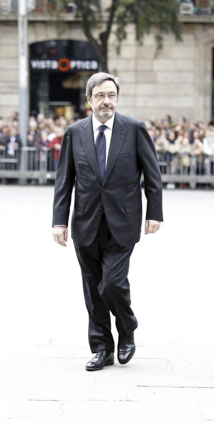 ¿Por qué nadie dimite en España? "Una vez que están arriba ya no los descabalga ni dios"