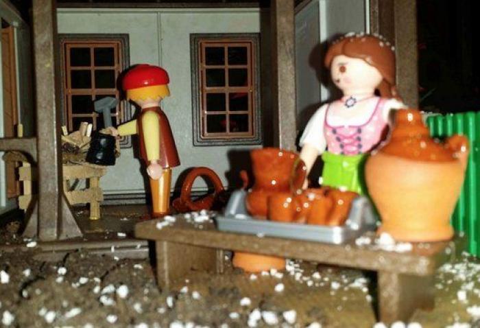 El Museo Etnográfico de Castilla y León convierte la granja de Playmobil en un portal de Belén