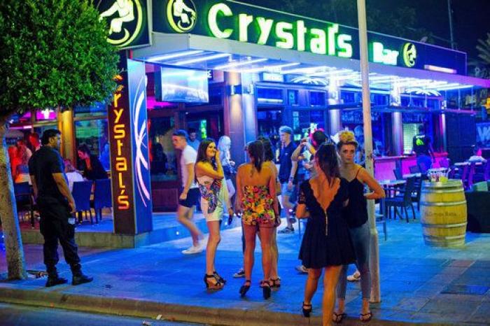 Dr. Balconing: el médico sevillano que estudia por qué ocurre y cómo prevenirlo