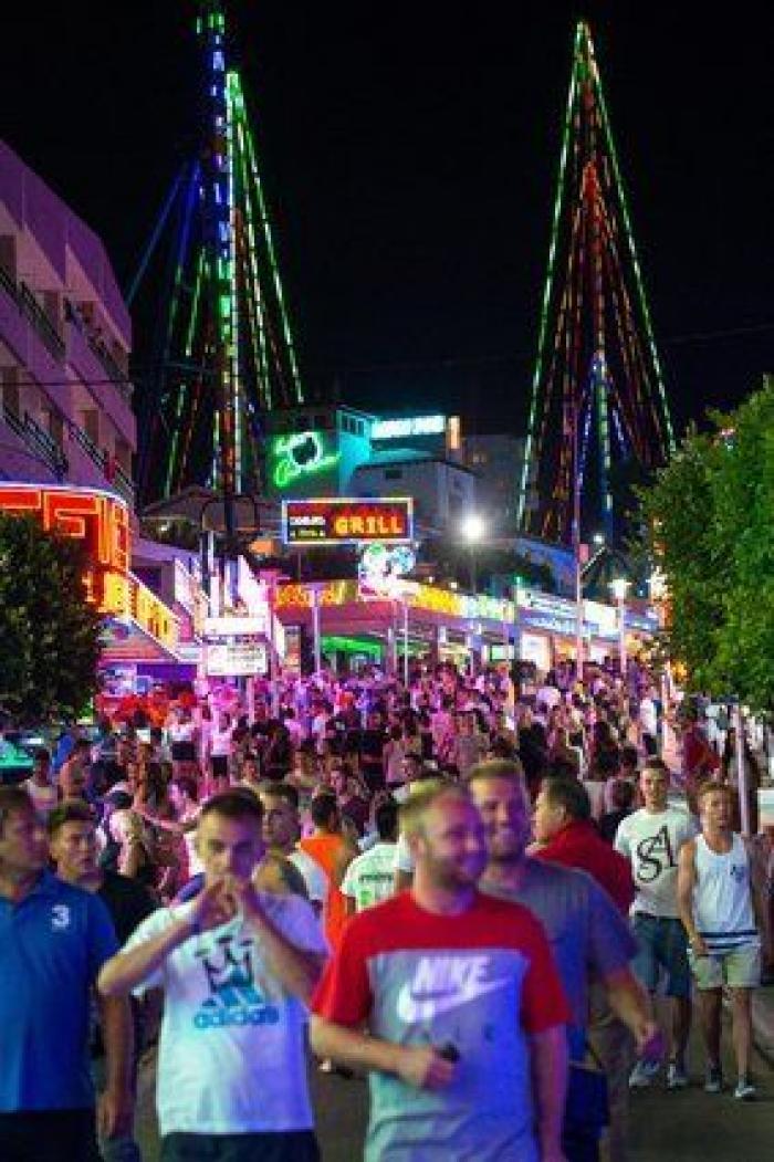 Dr. Balconing: el médico sevillano que estudia por qué ocurre y cómo prevenirlo