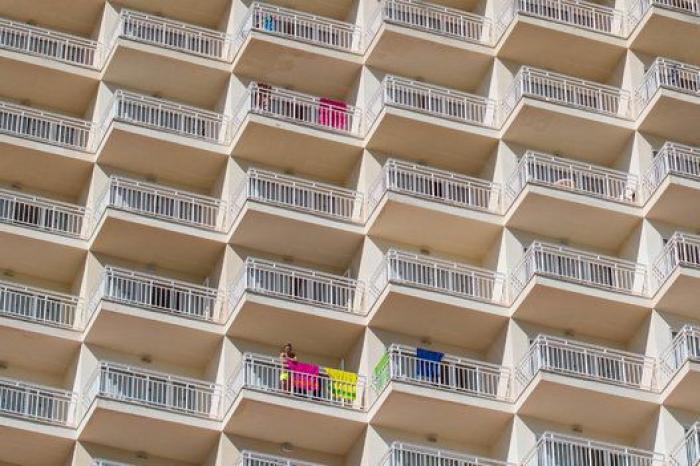 Dr. Balconing: el médico sevillano que estudia por qué ocurre y cómo prevenirlo