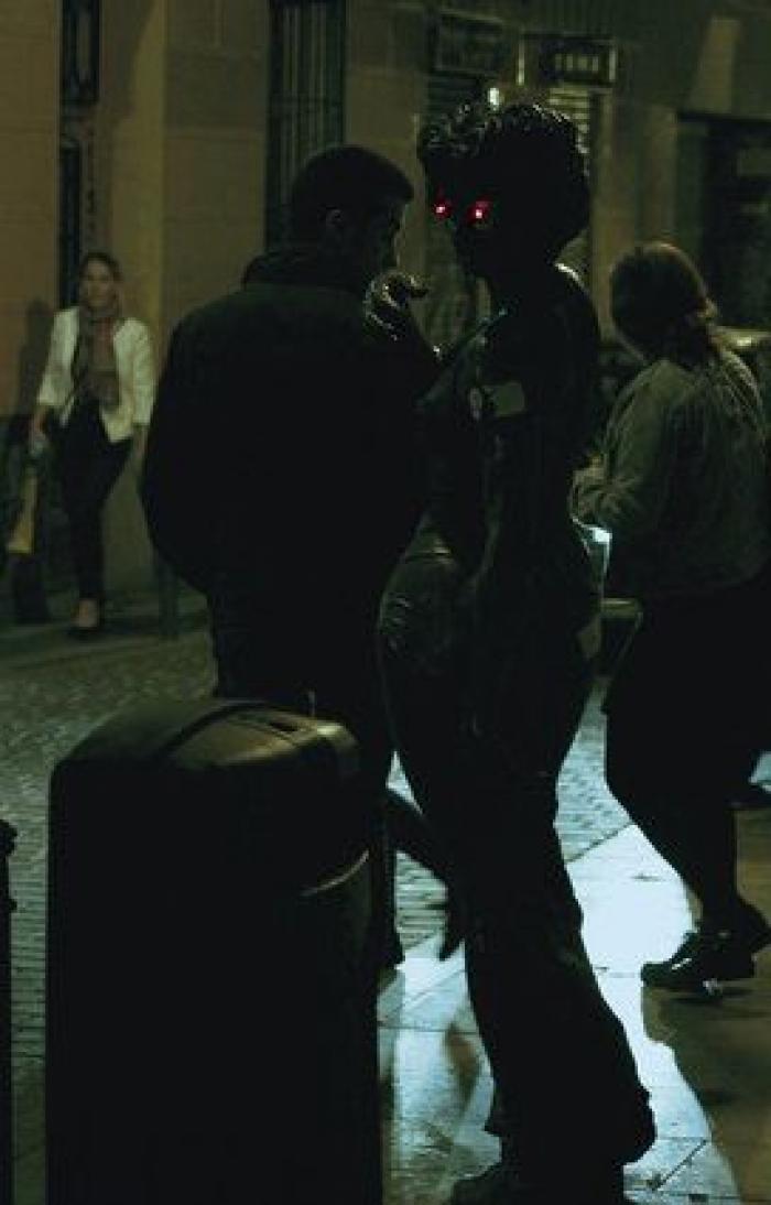 Va caminando por Madrid y ojo a lo que encuentra en la acera: muchos tienen que mirar dos veces