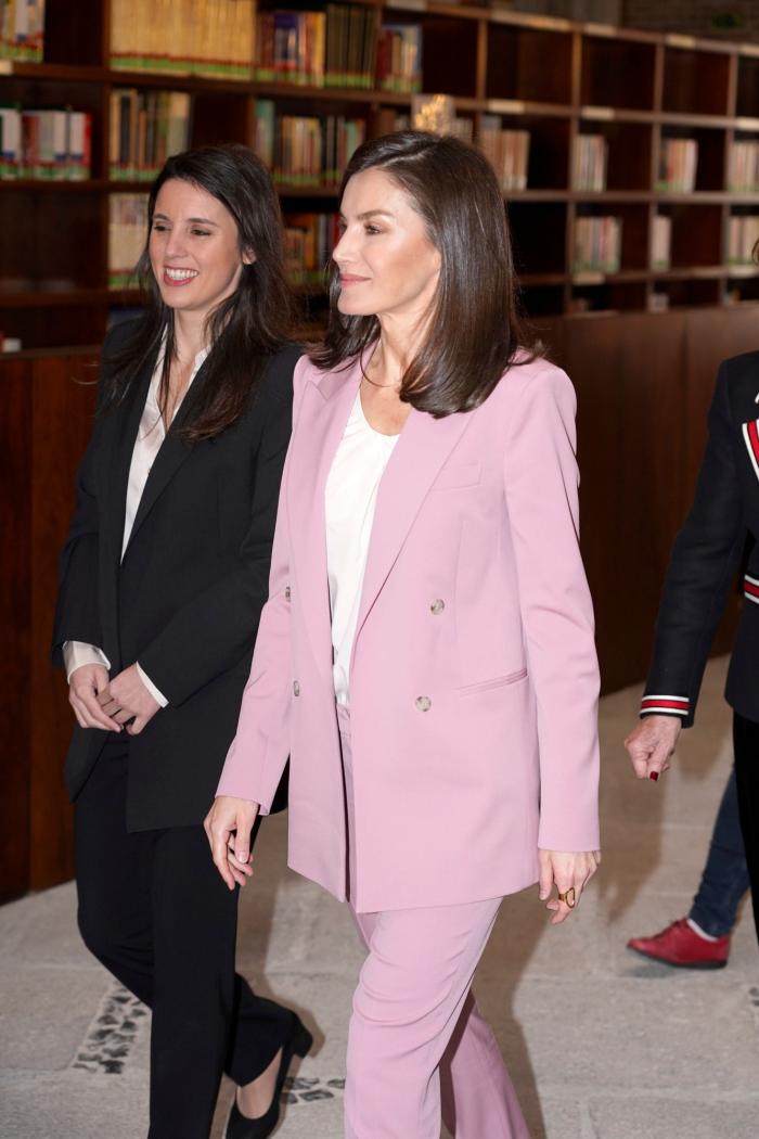 Este medio extranjero se deshace en elogios con la reina Letizia: el motivo se ve en la foto