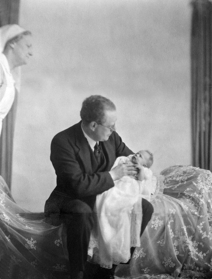 Detienen a una pareja en Cadaqués (Girona) por irse de copas y dejar a su bebé en casa