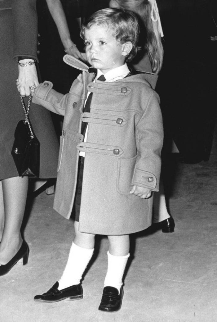 Detienen a una pareja en Cadaqués (Girona) por irse de copas y dejar a su bebé en casa