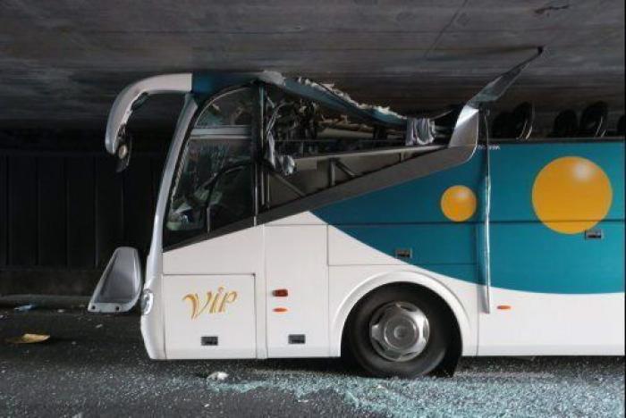 Seis heridos graves en el accidente de un autobús escolar español en Francia